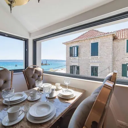 Mini Palais Appartamento Kaštela